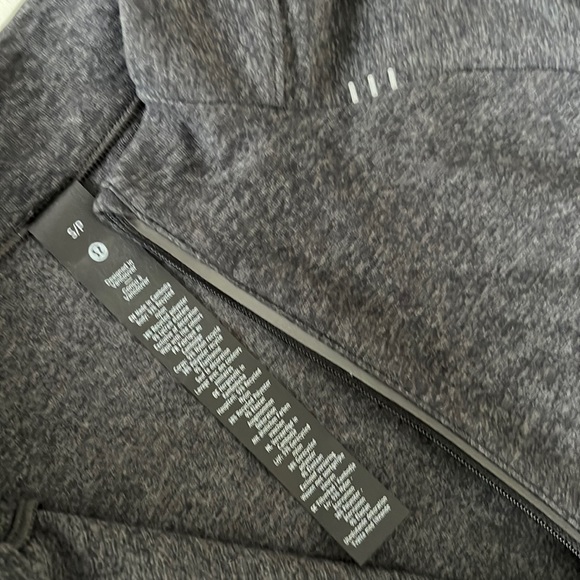 Lululemon Men’s Surge Warm Half Zip Size Small - Picture 3 of 5